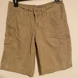 Grane Bermuda Shorts Kaki Cargo Size 3
